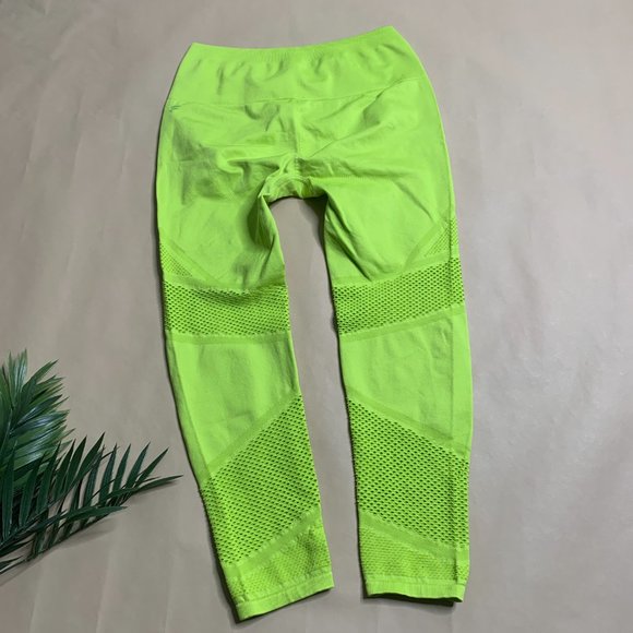 Women's Fabletics Leggings and Crop Top Set - Size Small - Picture 10 of 11